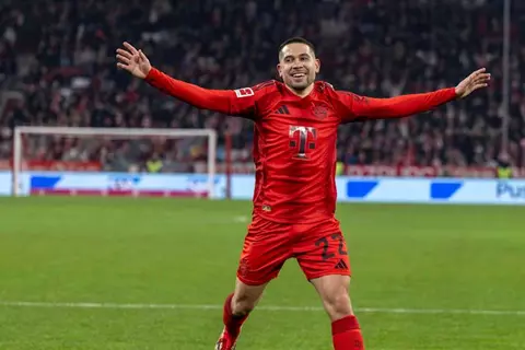 رسميا.. بايرن ميونخ يعلن رحيل جيريرو بنهاية الموسم